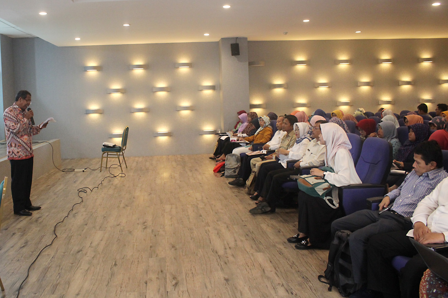 Staf Ahli Sosbud Membuka Seminar ATPUSI